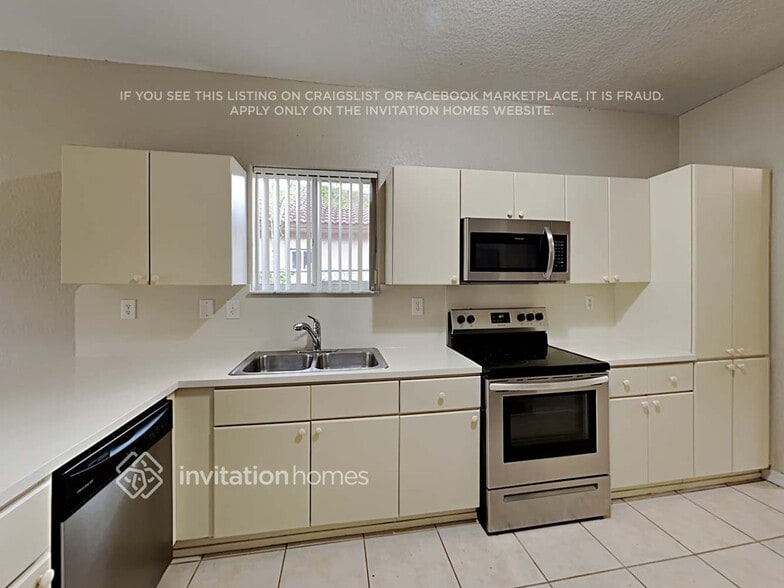 Building Photo - 13143 SW 256th St