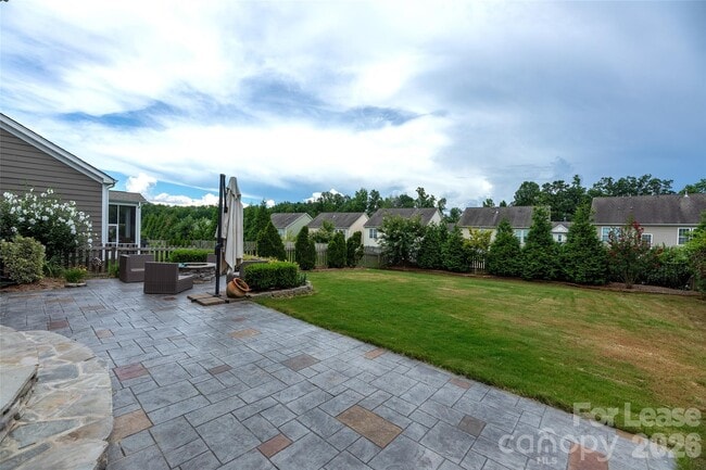 Building Photo - 1310 Middlecrest Dr NW
