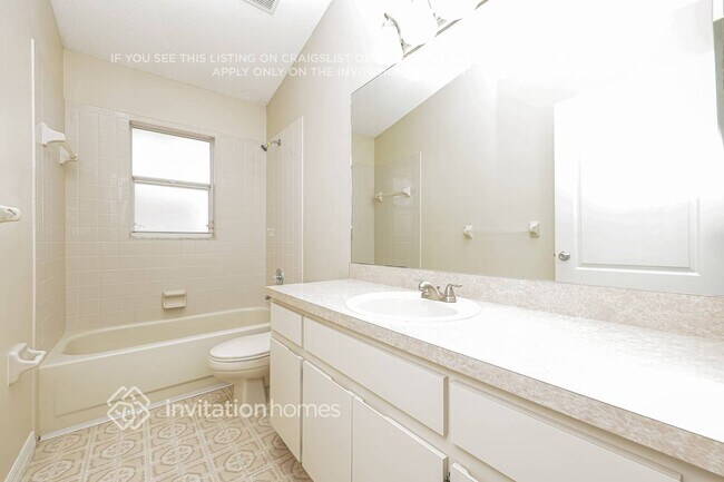 Building Photo - 1900 Woodcut Dr