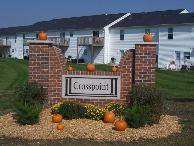 Entrance - Crosspoint Apartments