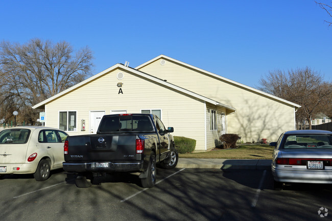 Building Photo - Sandalwood Apartments