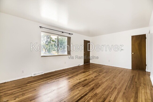 Building Photo - 4280 W Virginia Ave
