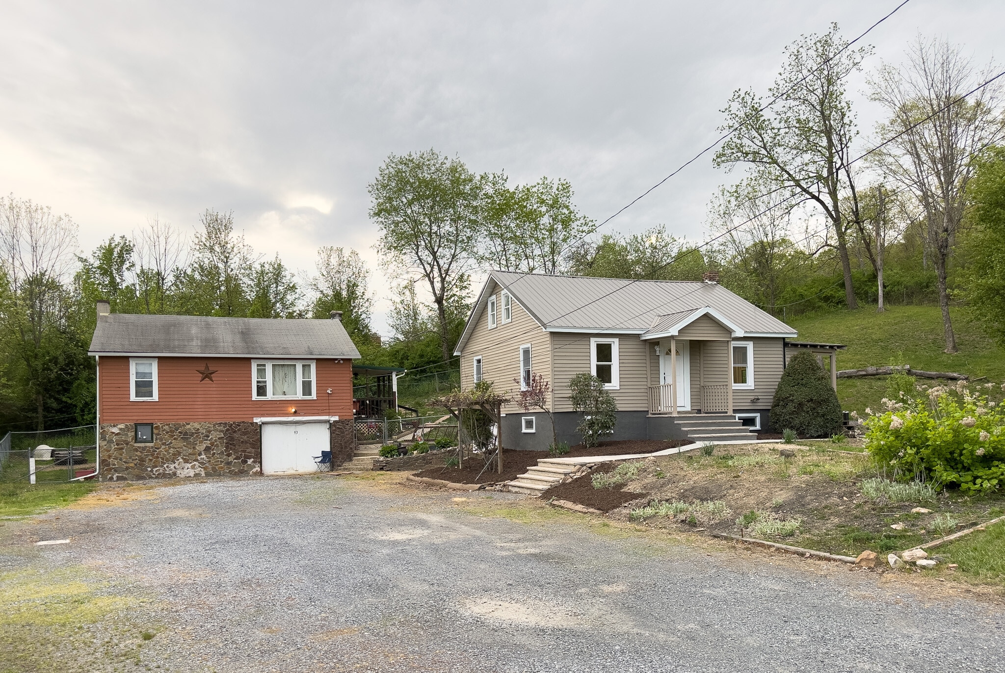 Building Photo - 93 N Greenview Rd