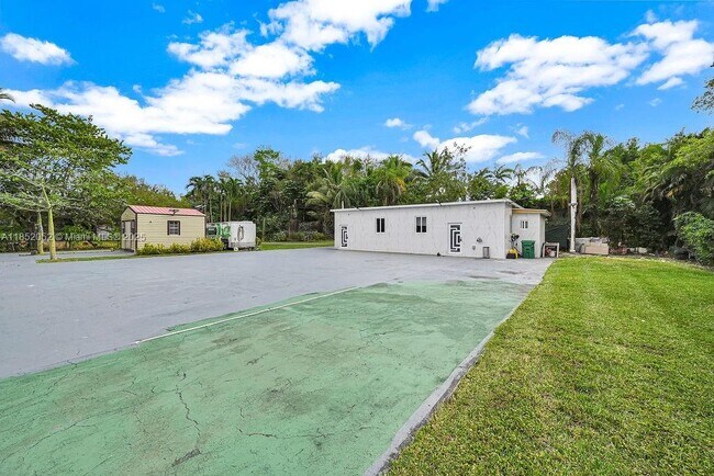 Building Photo - 7830 SW 120th St
