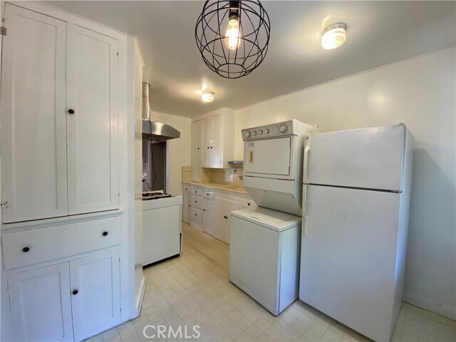 Building Photo - 1714 Gillette Crescent