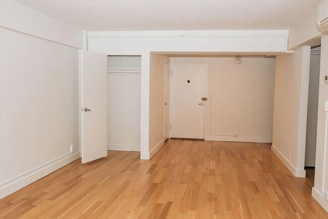Building Photo - 1440 Beacon St