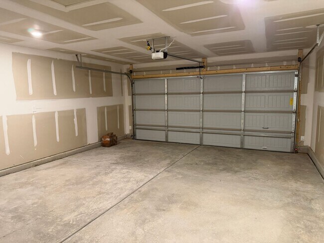 Building Photo - Gorgeous Brand New Build 4/2/2 in Coveted Wolfforth Neighborhood!