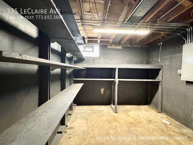 Building Photo - 335 Leclaire Ave