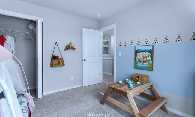 Building Photo - Bremerton Townhouse in Illahee Springs for...