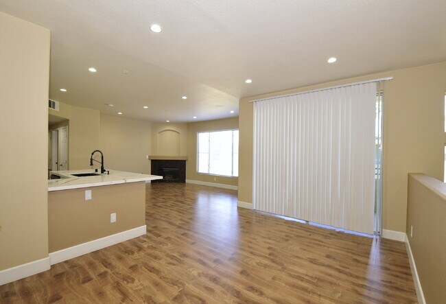 Building Photo - 7103 S Durango Dr