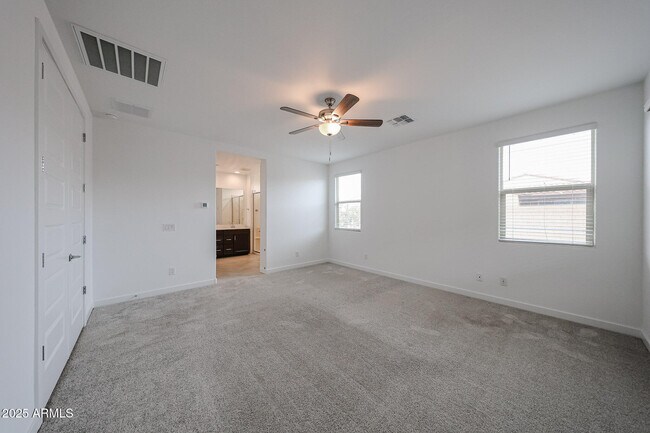 Building Photo - 2068 W Sierra Sunset Trail