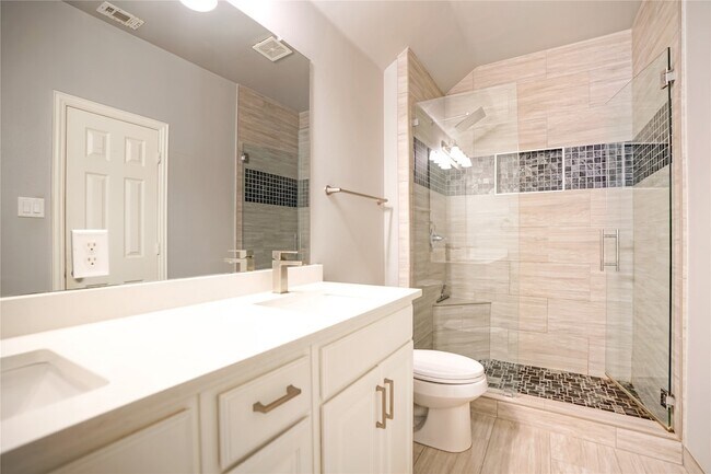 Building Photo - 4650 Penelope Ln