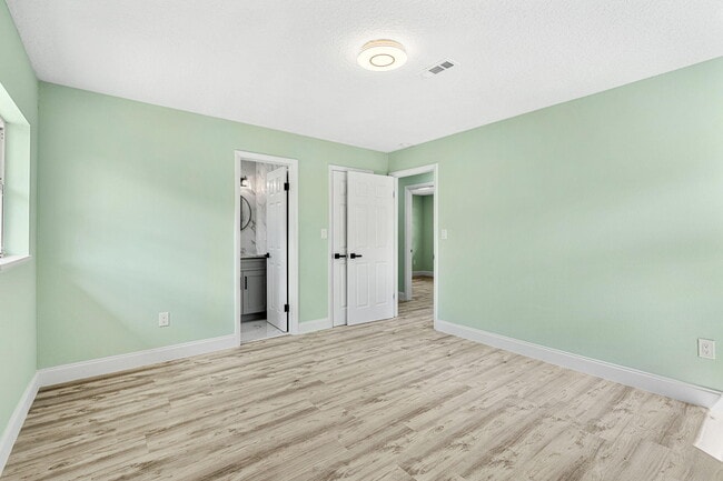 Building Photo - 406 Laurel St