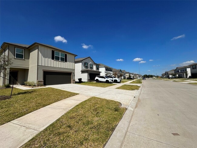 Building Photo - 8703 Vacek Xing Wy