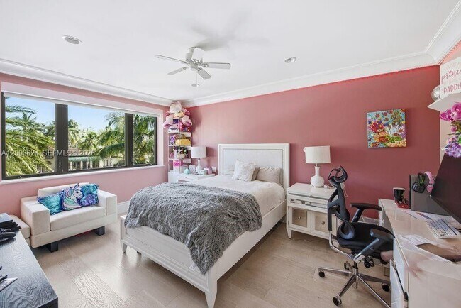 Building Photo - 720 Isle of Palms Dr