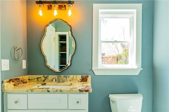 Building Photo - 1433 Merriman Ln NE