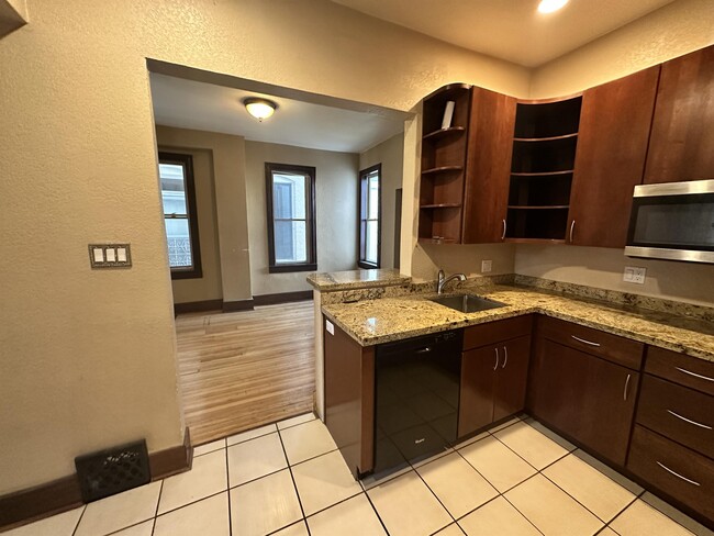 Building Photo - 2065 Emerson St