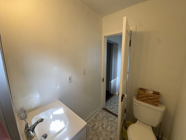 Building Photo - For Rent