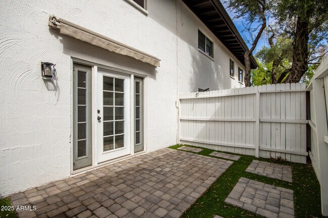 Building Photo - 3701 E Monterosa St