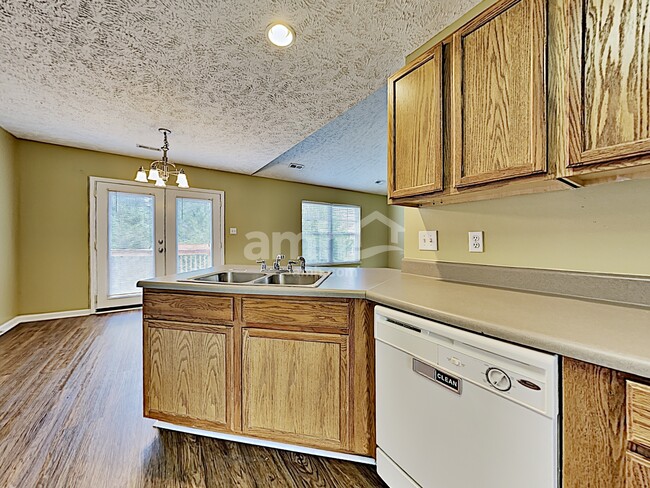 Building Photo - 1423 Newbury Ln