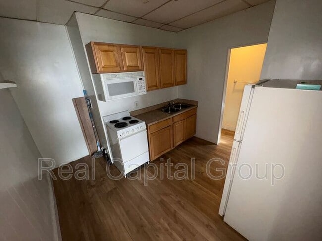 Building Photo - 314 E Main St