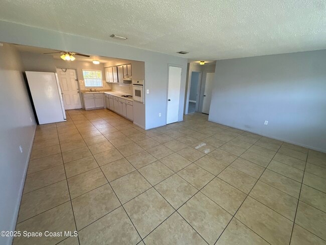 Building Photo - 125 Lucas Rd