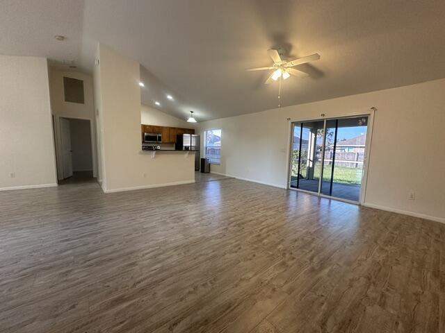 Building Photo - 519 SW Laconic Ave