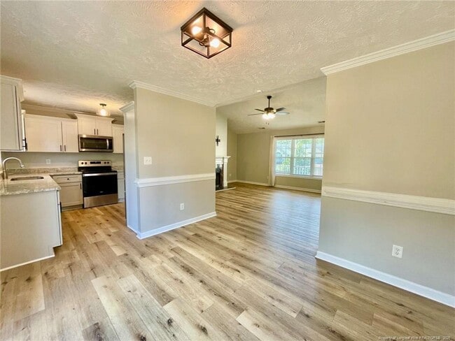 Building Photo - 5325 Wallbrook Dr