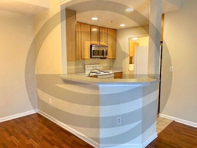 Building Photo - 530 Mohawk Dr