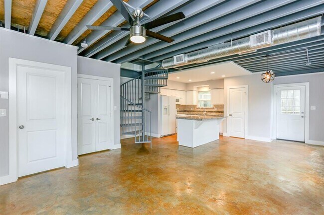 Building Photo - 4120 Beggs St