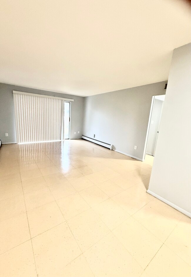 Building Photo - 2971 Four Towers Dr