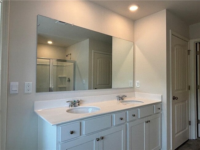Building Photo - 472 Stoneybrook Dr
