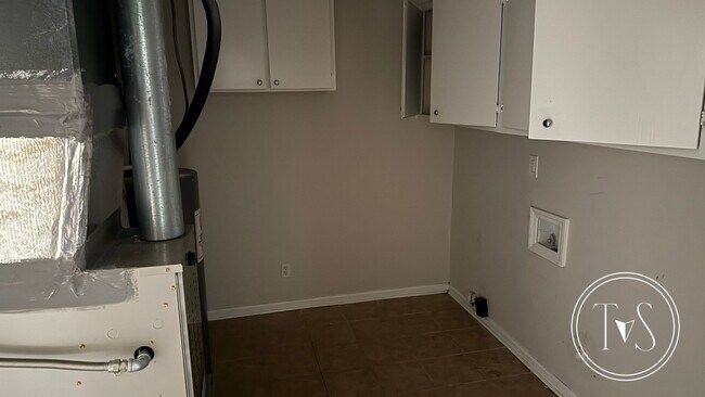 Building Photo - 133 Runaway Point Rd