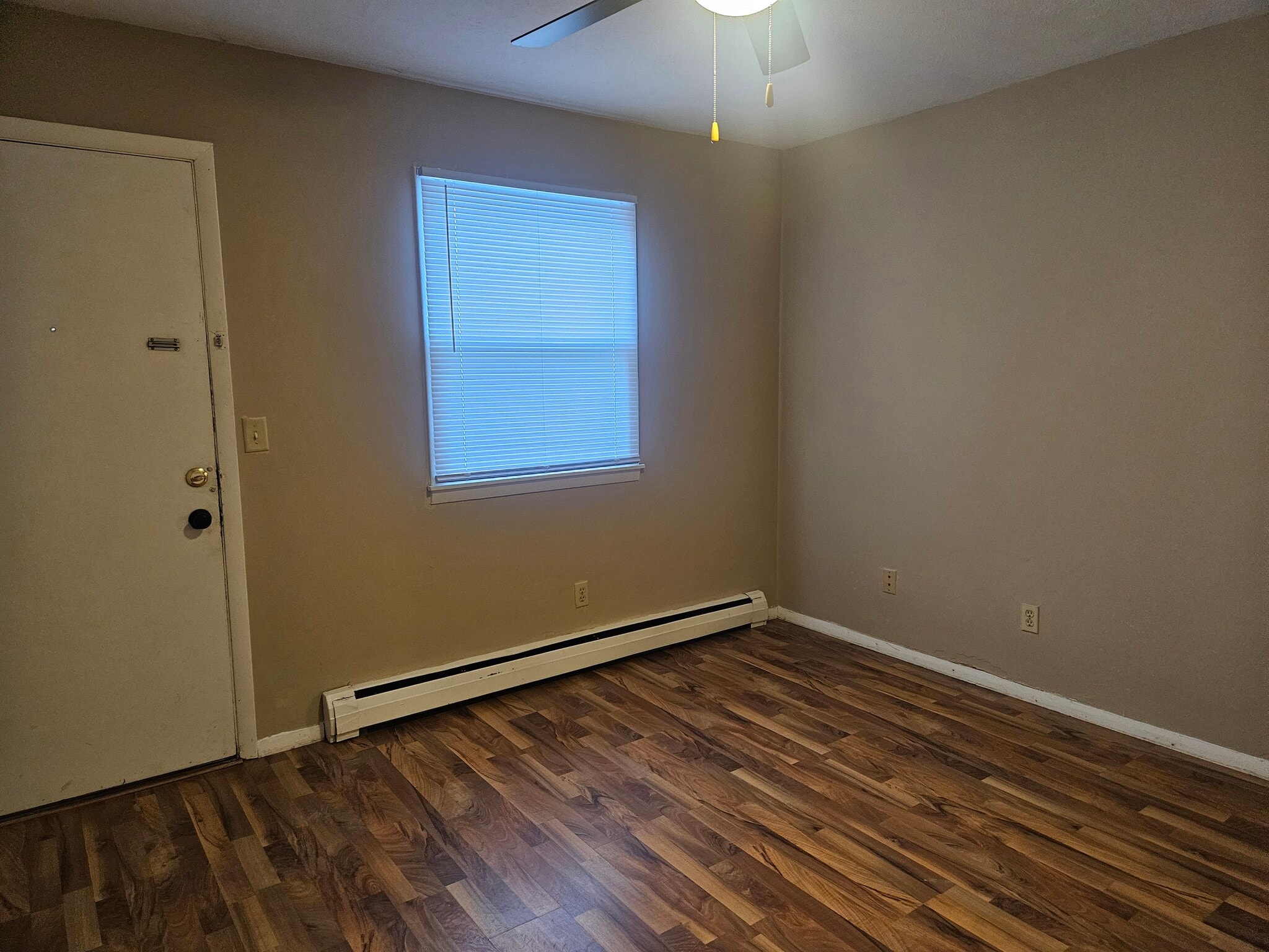 Building Photo - 105 College Park Ct