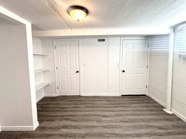 Building Photo - 119 E Leslie Ave