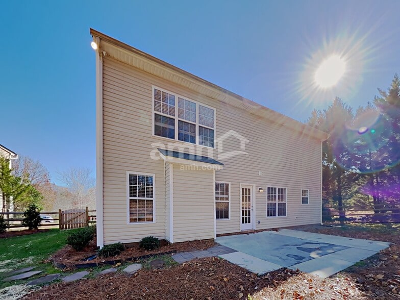 Building Photo - 2112 Coral Berry Ln