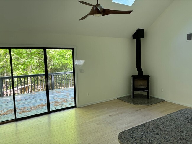 Building Photo - 2729 Poplar Ln