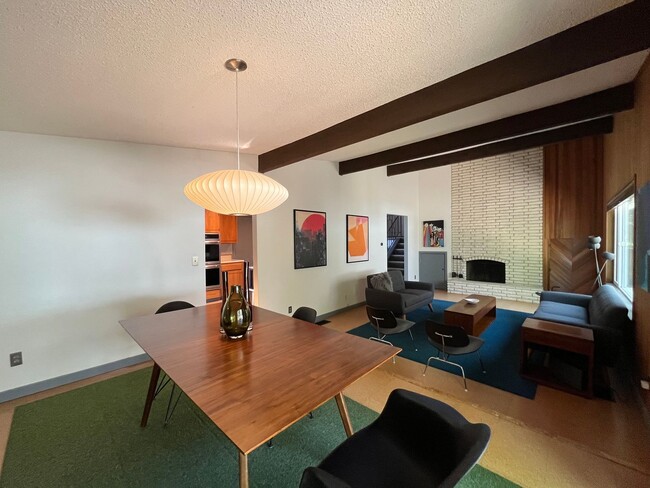 Building Photo - Midcentury modern 4-bedroom, 3-bathroom ho...