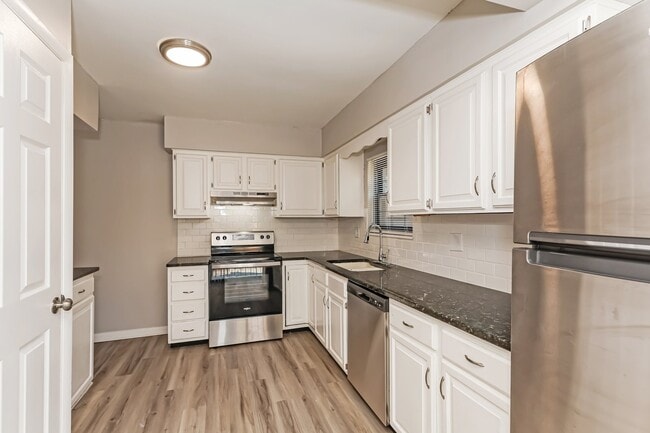 Building Photo - 297 E Melford Ave