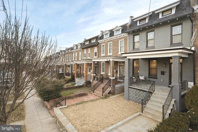 Building Photo - 5522 13th St NW
