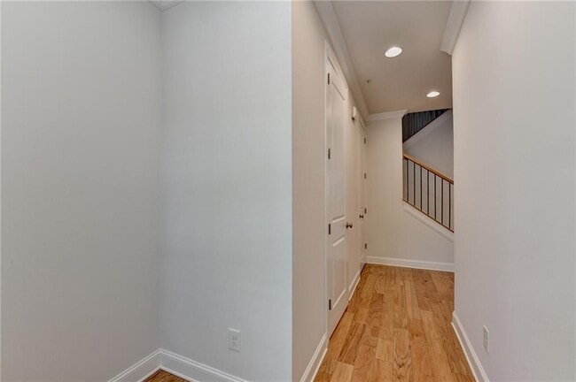 Building Photo - 341 Bailey Walk