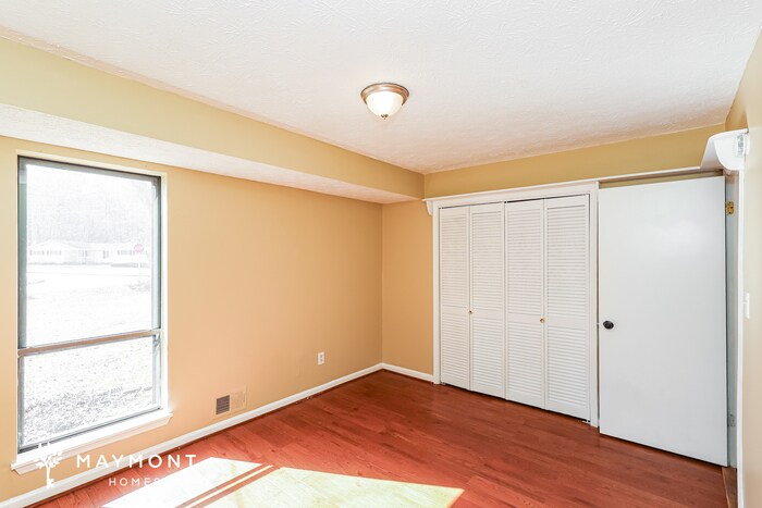 Building Photo - 9440 Hidden Branch Dr