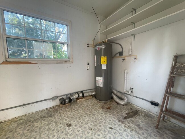 Building Photo - Country Living! 2 Bedroom Lithia