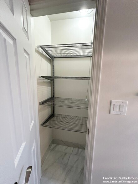 Building Photo - 1990 Sheridan Rd