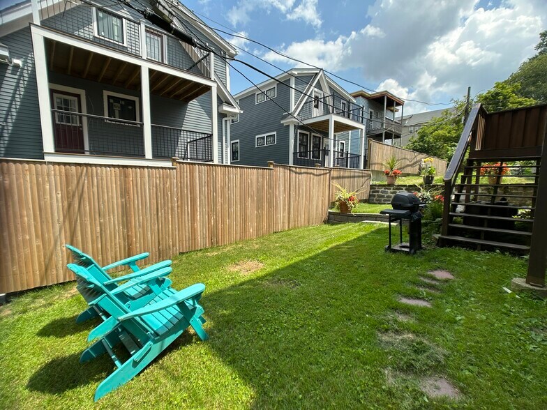 Building Photo - 28 Weld Hill St