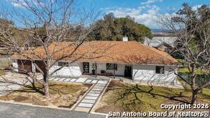 Building Photo - 107 Oak Crest