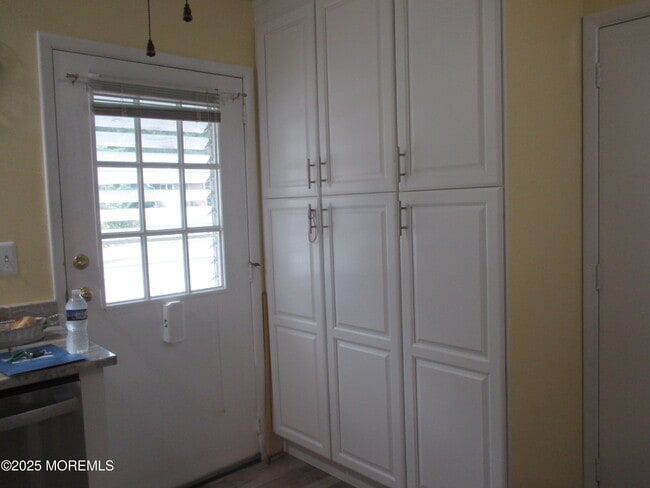 Building Photo - 496A Thornbury Ct
