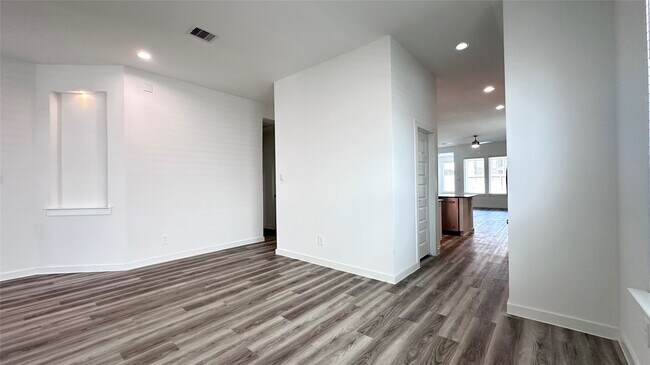 Building Photo - 2314 Cool Grns St