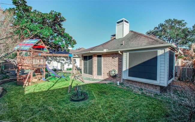 Building Photo - 1731 Crescent Green Dr