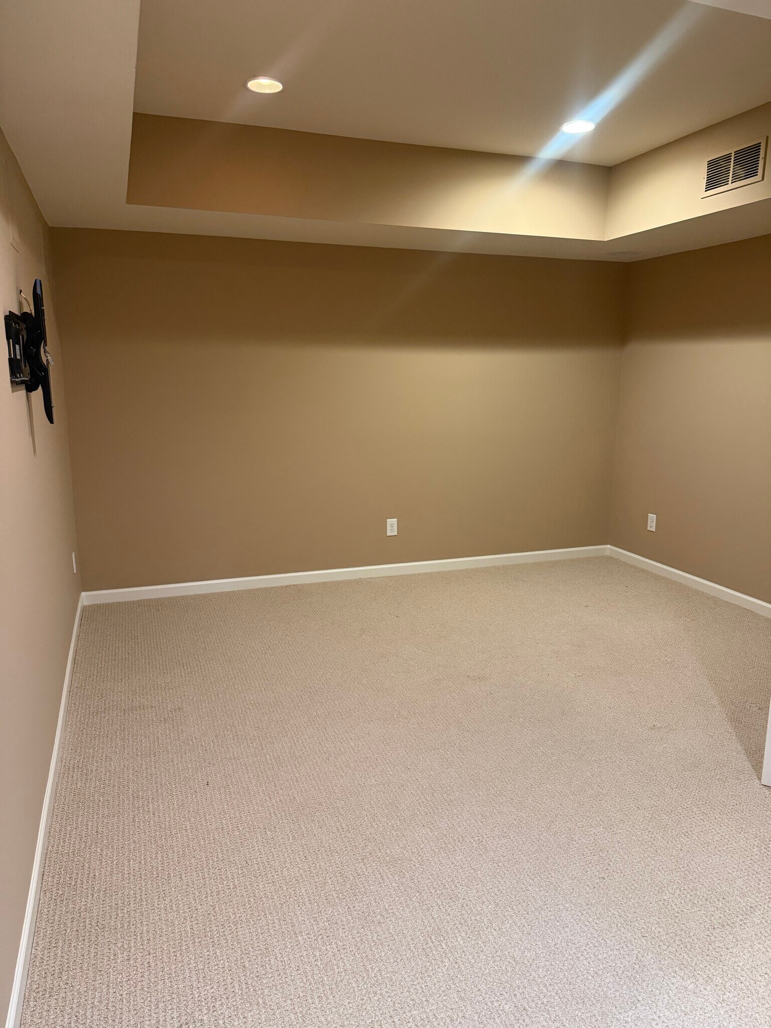 FInished Terrace Living Area - 2745 Lenox Rd NE